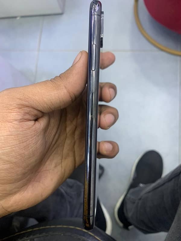 i phone xs max 256gb battery health 81% pta approved water pack 2