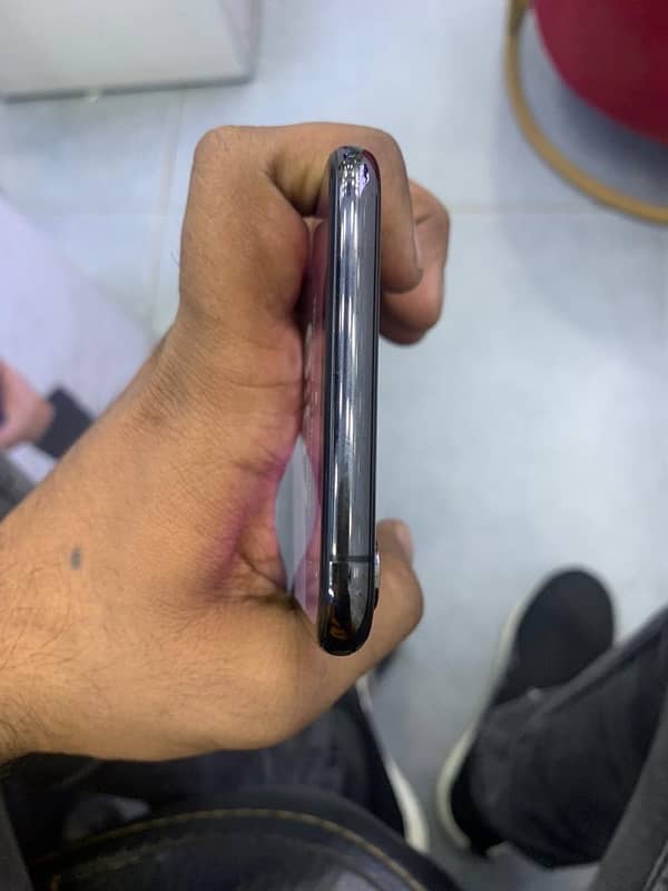 i phone xs max 256gb battery health 81% pta approved water pack 3