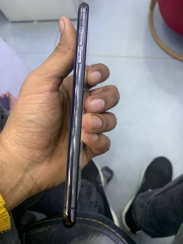 i phone xs max 256gb battery health 81% pta approved water pack 4