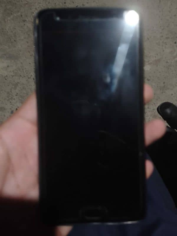 One Plus 3 A3000 6 gb Ram 64 gb memory 2