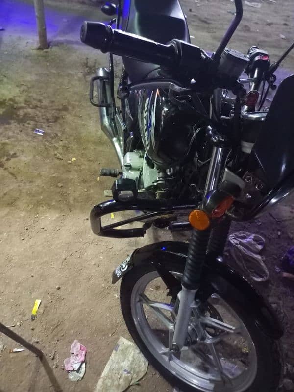 Suzuki GS 150se New Condition 2