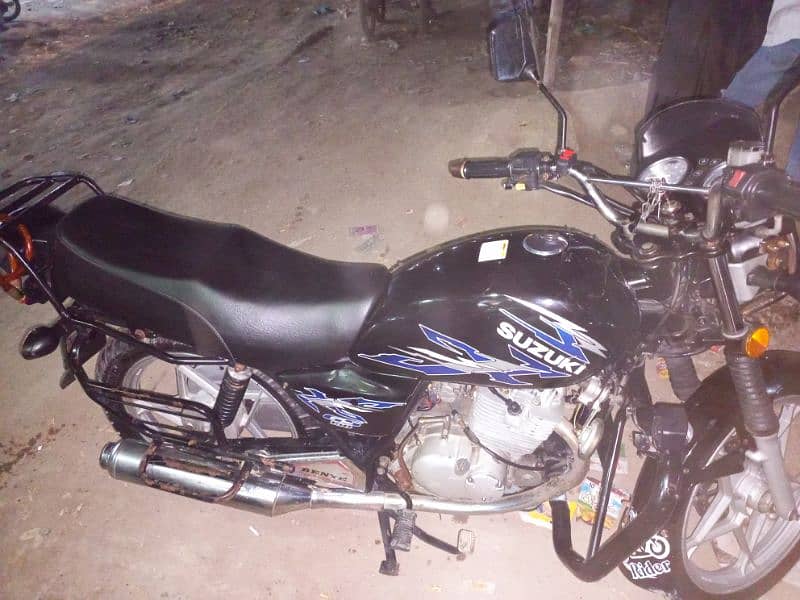 Suzuki GS 150se New Condition 3