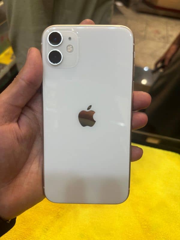 iphone 11 128GB PTA 4