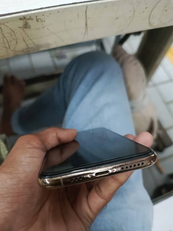 iphone xs pta approved 0