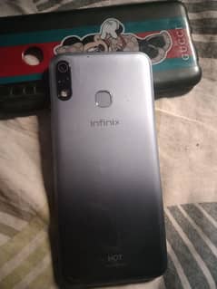 Infinix hot 8lite 2.32 only set glaas. crack h B's. exchange posible