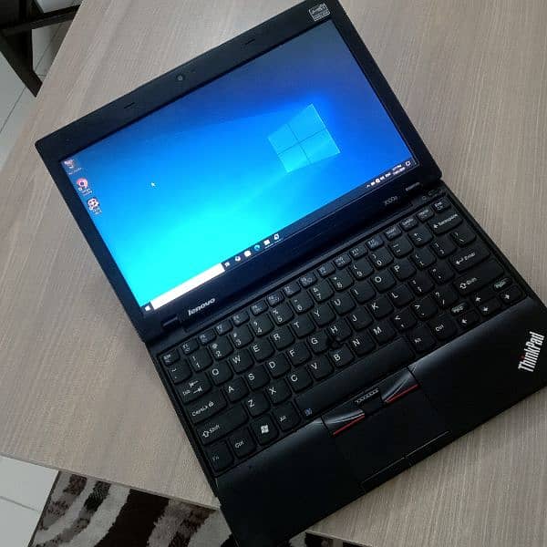 Lenovo X100e laptop win10 os 7