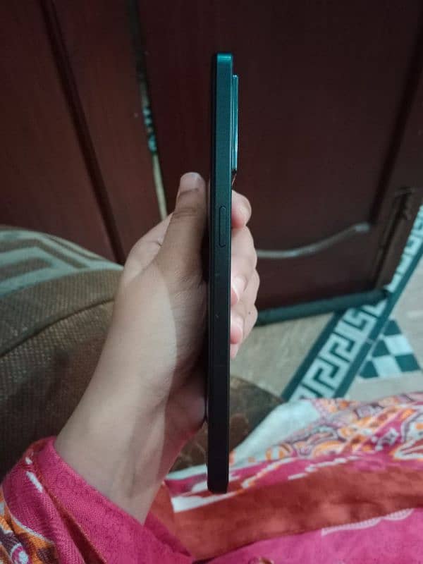 oppo F21 pro new condition. . contact numbr 0.3.3. 3. 4.8. 7.6. 2.3. 1 1