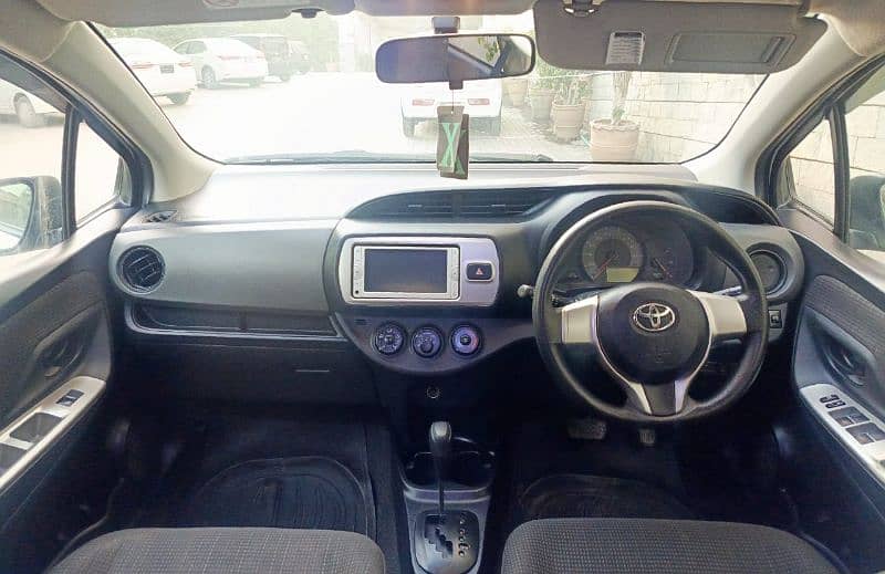 Toyota Vitz 2014 4