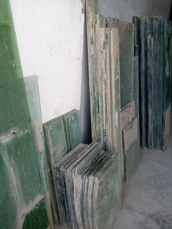 Used Glass/Mirror Shelves 13