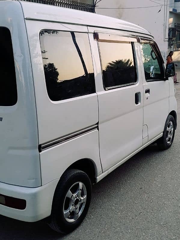 Daihatsu Hijet 2013 7