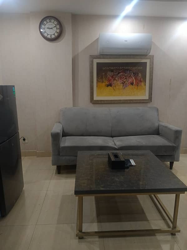 One bedroom VIP apartment for rent short time(2to3hrs) in bahria town 5