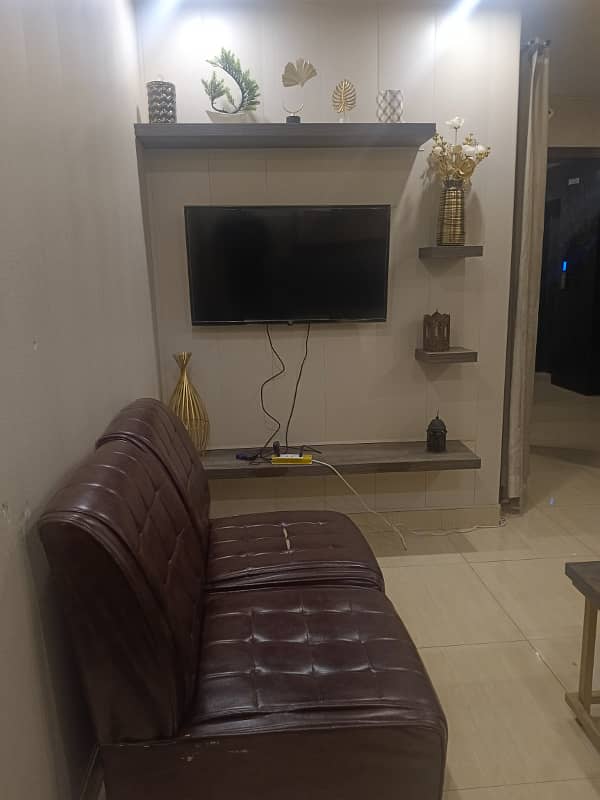 One bedroom VIP apartment for rent short time(2to3hrs) in bahria town 6