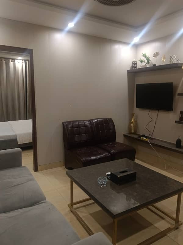 One bedroom VIP apartment for rent short time(2to3hrs) in bahria town 8