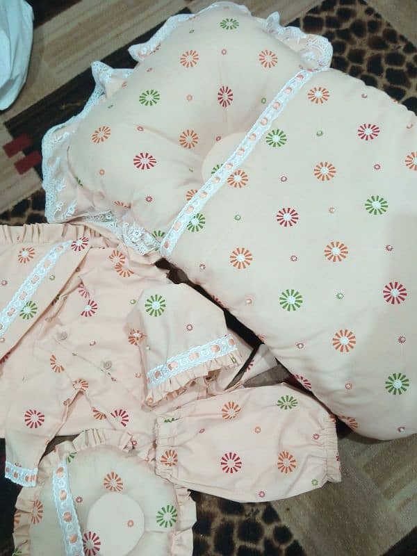 BABY BEDDING SET  , BABY SETS  , DIFFERENT COLOURS,  6 PCS SET 13