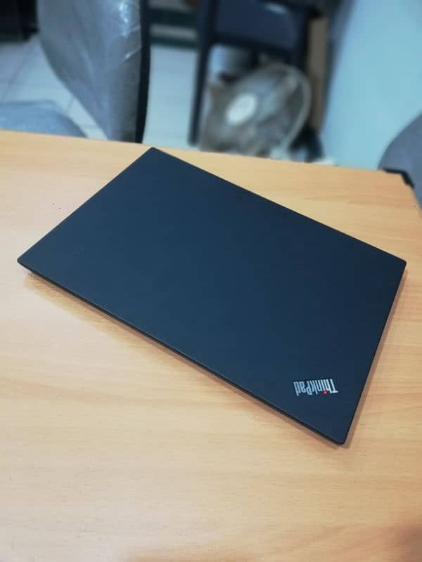 Lenovo Thinkpad T14 Ryzen 5 Pro 5650U with 6-Cores & 1GB dedicated GPU 1