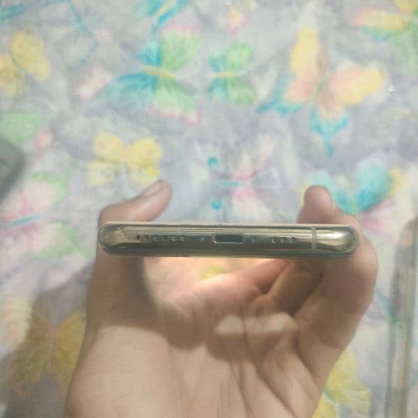 iPhone 11 pro 64gb FU Exchange Possible 6