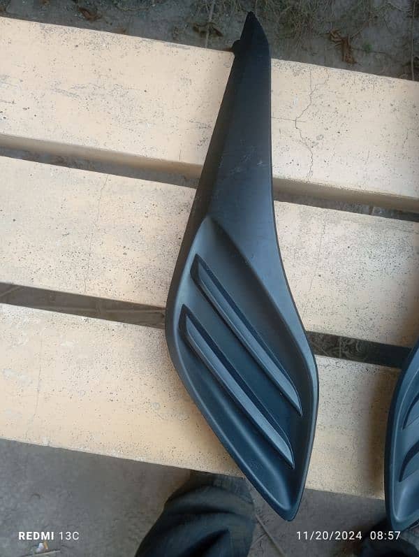 toyota yaris bamper light cover barnd new orignal 4