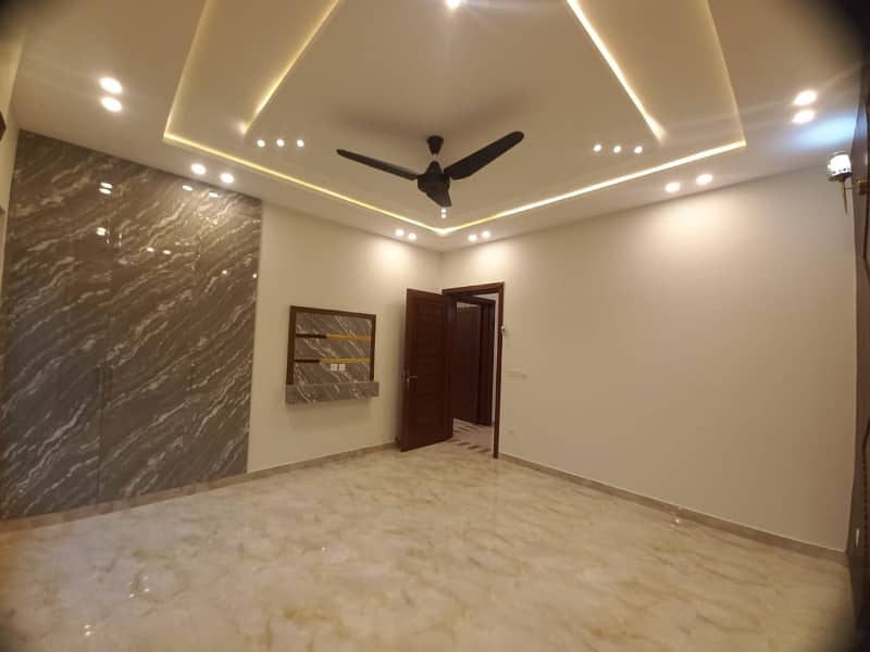 5 Marla Like New House Available For Sale In Bahria Town Lahore. 2