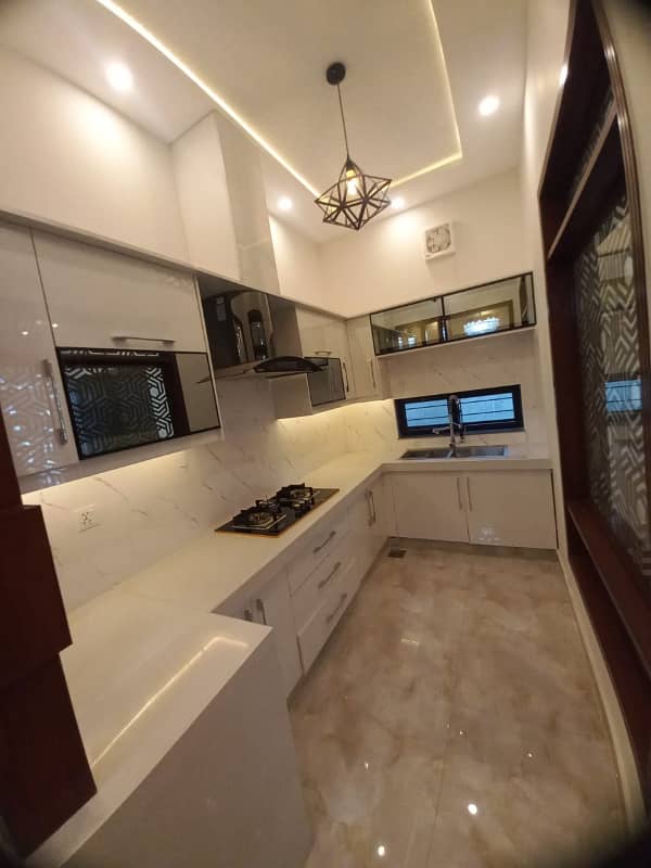 5 Marla Like New House Available For Sale In Bahria Town Lahore. 6