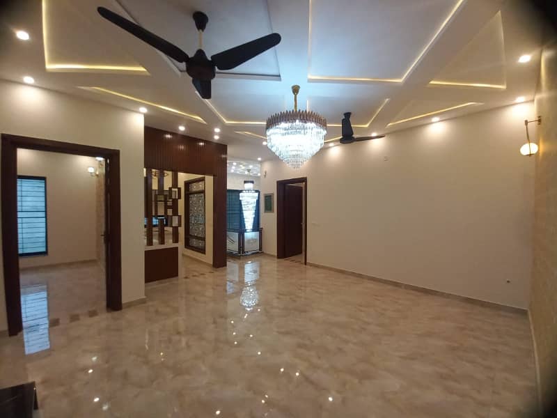 5 Marla Like New House Available For Sale In Bahria Town Lahore. 8