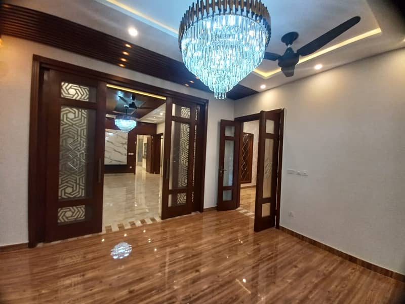 5 Marla Like New House Available For Sale In Bahria Town Lahore. 11