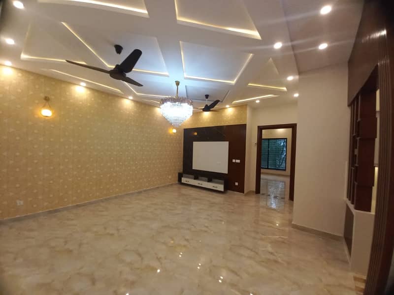 5 Marla Like New House Available For Sale In Bahria Town Lahore. 13