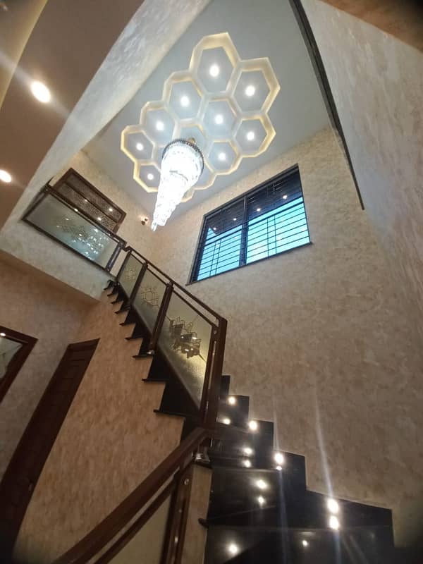 5 Marla Like New House Available For Sale In Bahria Town Lahore. 15