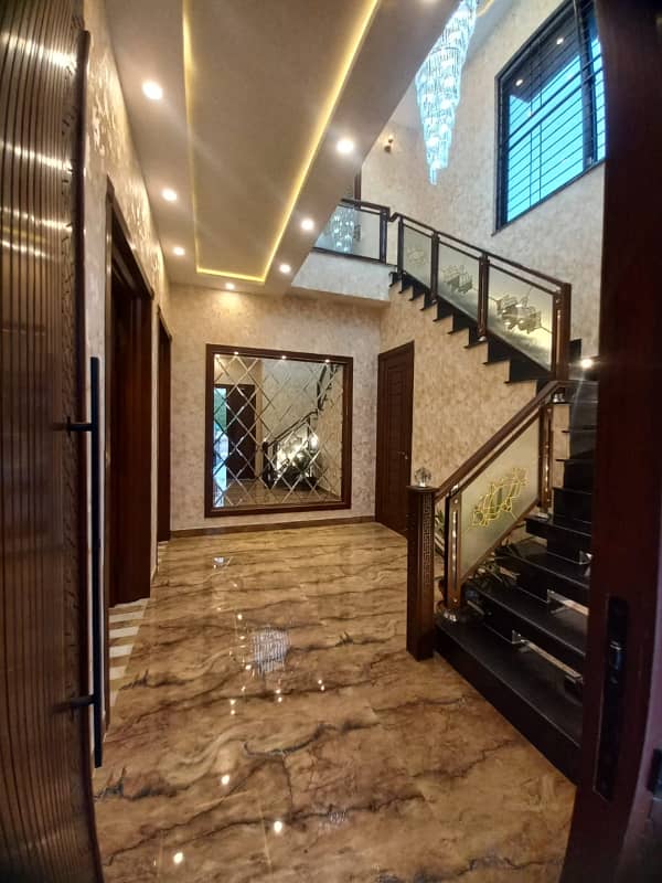 5 Marla Like New House Available For Sale In Bahria Town Lahore. 17