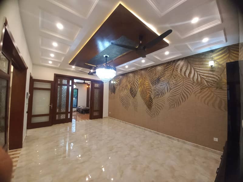 5 Marla Like New House Available For Sale In Bahria Town Lahore. 20