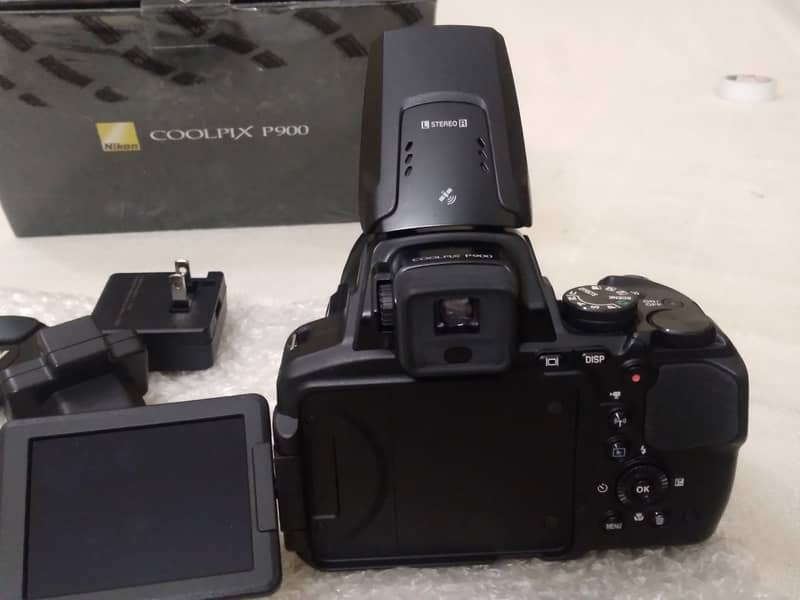 Nikon Coolpix P900 0