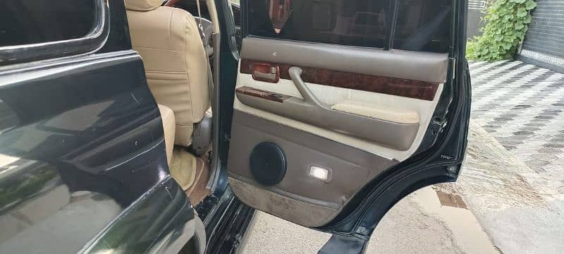 Lexus LX Series 1997 10