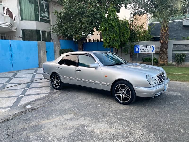 Mercedes E Class 1999 3