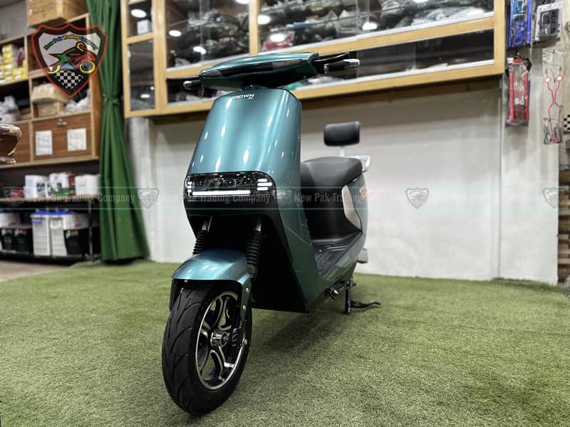 Best Affordable Electric Scooter Crown T 20 3