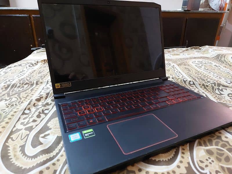 Accer Nitro 7 Gaming Laptop with BOX 6