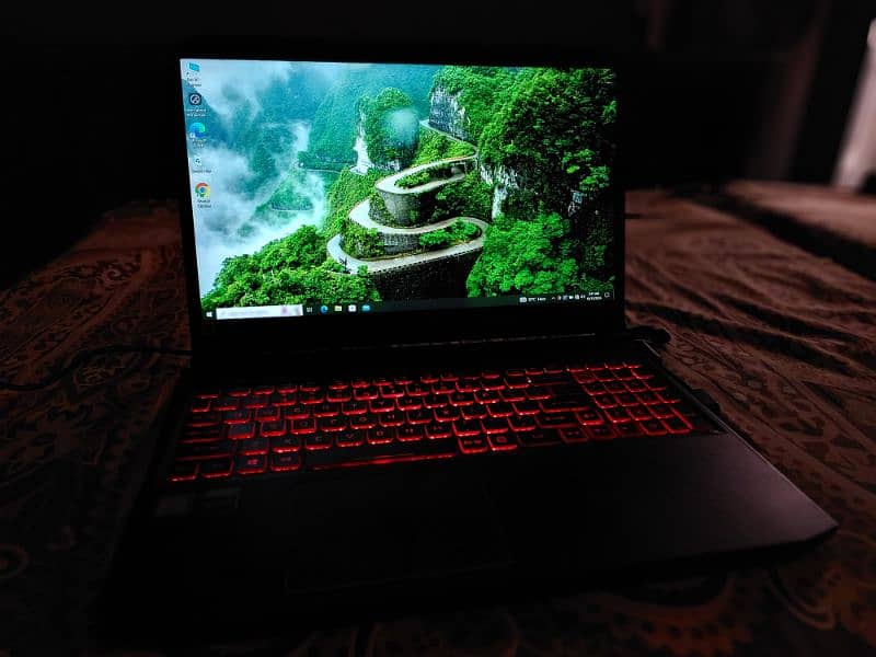 Accer Nitro 7 Gaming Laptop with BOX 9