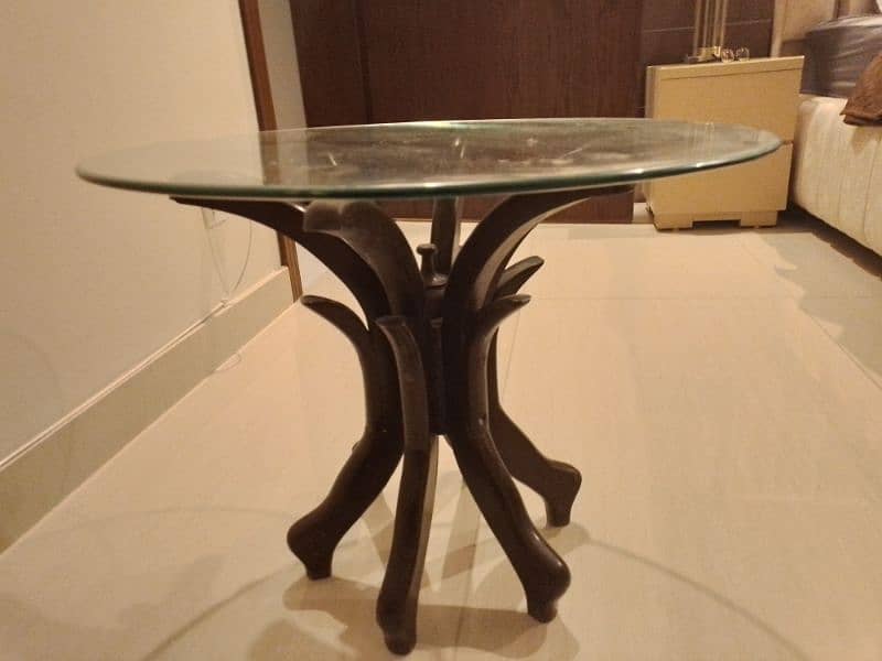 corner table with round shape glass top 0