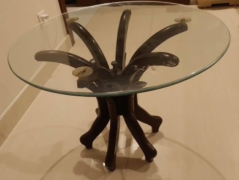 corner table with round shape glass top 1