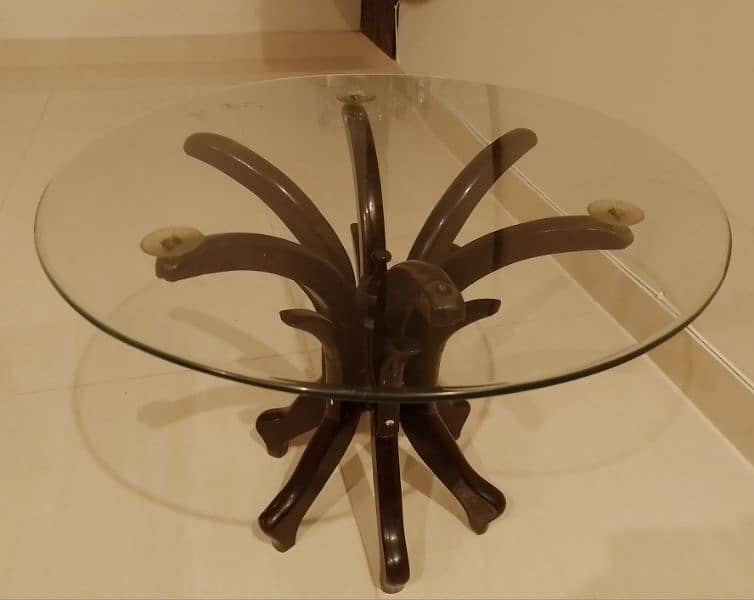 corner table with round shape glass top 3