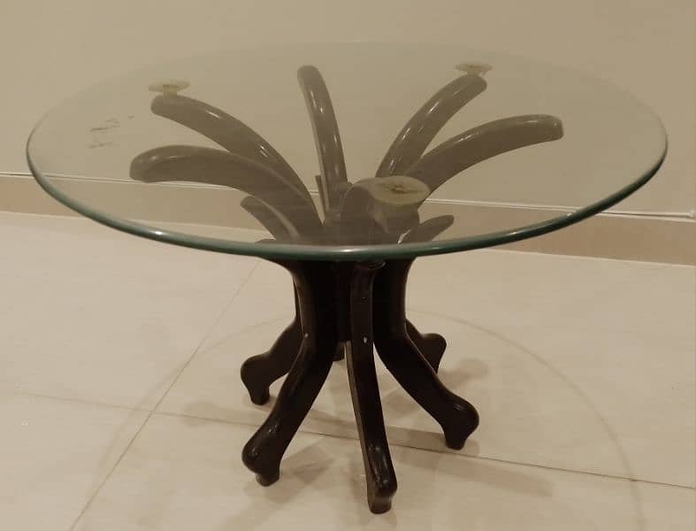 corner table with round shape glass top 4