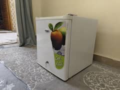 Super General Mini Refrigerator