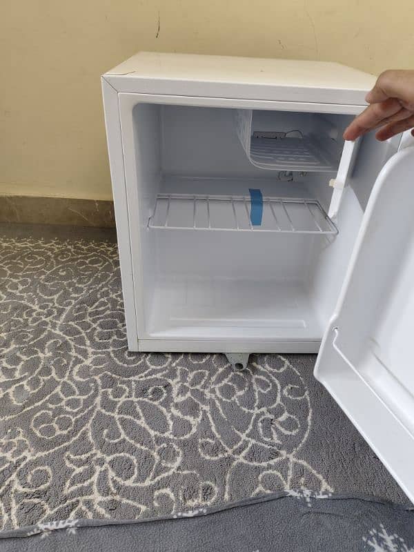 Super General Mini Refrigerator 5