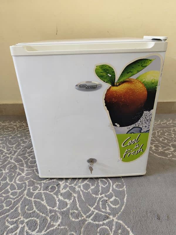 Super General Mini Refrigerator 6