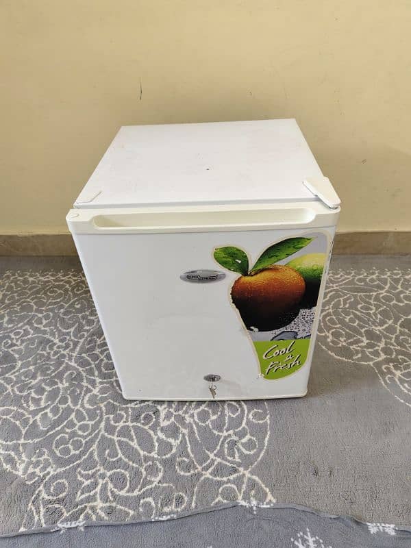 Super General Mini Refrigerator 11