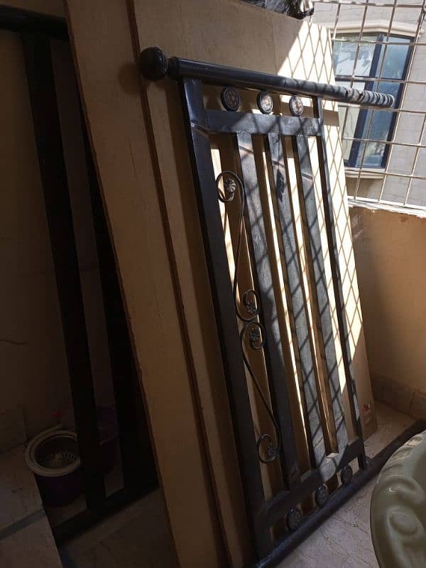 Iron bed Queen size for sale 0