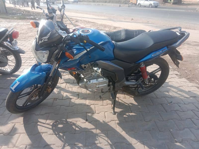 Suzuki GXs 125 2