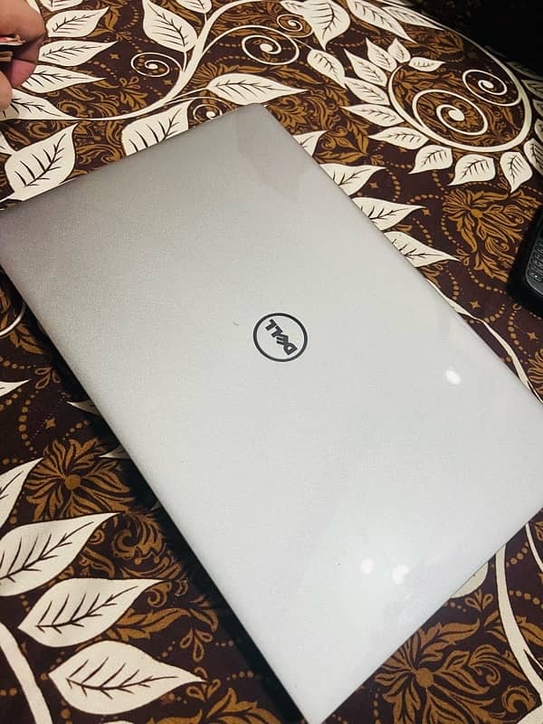 Dell Xps core i7 with touch 4