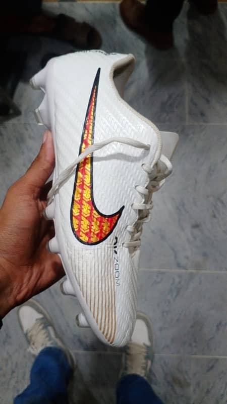 NIKE Mercurial Vapor 15 Elite 1