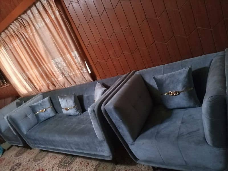 New sofa set with cushions 7