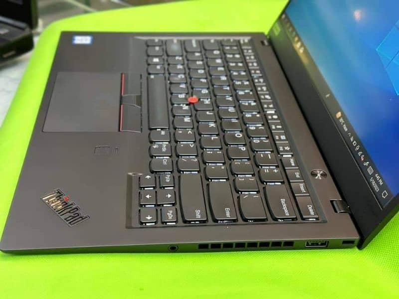 Lenvoo Thinkpad X1 Carbon / Intel core  i7-8th Generation 2