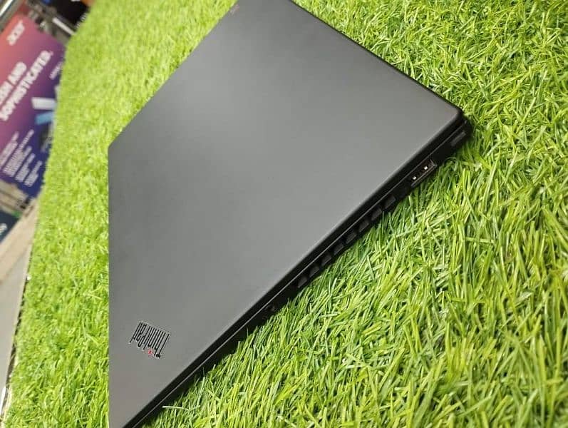 Lenvoo Thinkpad X1 Carbon / Intel core  i7-8th Generation 10